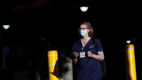 "Te perdono mamá, te amo": Gracias a una enfermera pudo despedirse por videollamada de su madre que murió por coronavirus