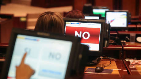 Asamblea de Ecuador vota en contra del juicio político a la exministra de Salud por mala gestión ante el coronavirus
