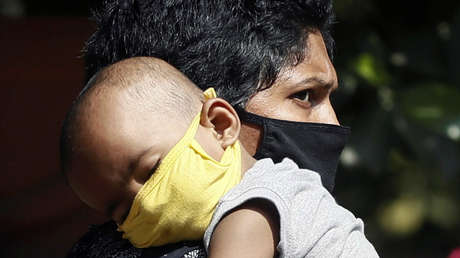 Llaman Covid y Corona a sus hijos que nacieron durante la cuarentena en la India