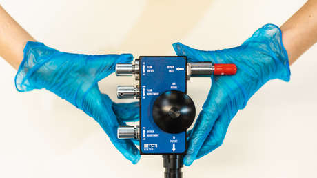 El equipo Mercedes de Fórmula 1 fabrica 10.000 respiradores en 10 días y regala sus diseños