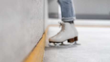 Suecia convierte una pista de hielo en depósito de cadáveres de las víctimas de covid-19