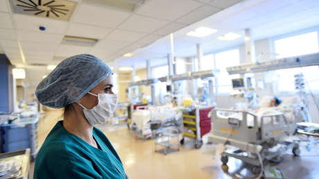 Una pareja de ancianos vuelven a encontrarse un mes de ser separados por el coronavirus (FOTOS)