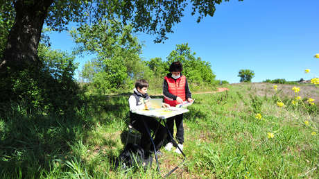 Un niño en Italia viaja cada día varios kilómetros para encontrar señal de Internet y poder estudiar