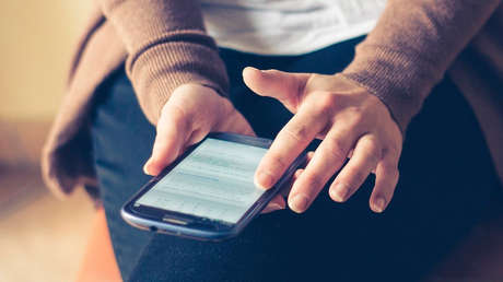 Una mujer descubre en Facebook un anuncio publicitario que afirmaba que su familia murió por coronavirus