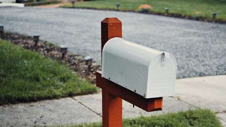 La Policía pide a los residentes de una ciudad de EE.UU. ponerse los pantalones cuando salgan a buscar el correo