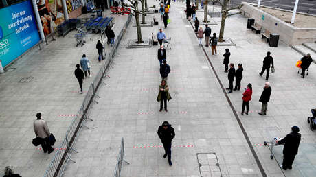 Reino Unido registra 847 fallecimientos por coronavirus en un día