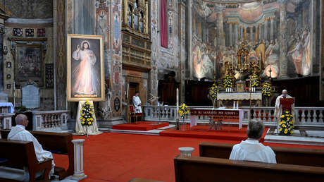 Papa Francisco: "El riesgo es que nos golpee un virus todavía peor, el del egoísmo indiferente"