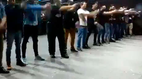 El hijo de Bolsonaro publica un video violento en el que 15 francotiradores exaltan al presidente mientras disparan sus armas