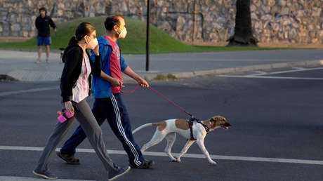 Chile es el primer país en aplicar un carnet de covid-19: ¿cómo funciona?
