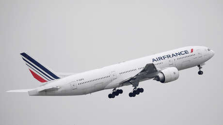 Ministra de Transporte de Francia: "Ahora ya no tenemos vuelos internacionales fuera del espacio Schengen"