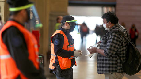 Alberto Fernández presume de que en Argentina respetan a la ciencia y a la medicina, "mientras otros se burlan e ignoran las advertencias"