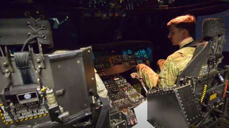 FOTO: Ejército de EE.UU. subasta un simulador del helicóptero UH-60 Black Hawk