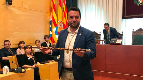 "Usted no sabe con quién está hablando": Un edil español, forzado a dimitir tras saltarse el confinamiento, conducir bebido y agredir a dos agentes