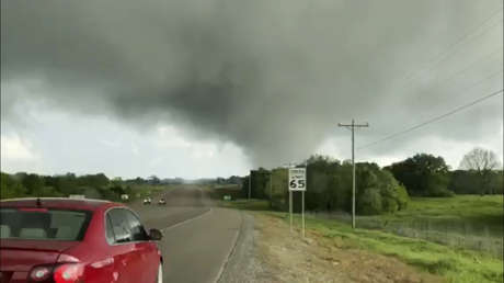 VIDEO: Captan el momento exacto de la formación de un tornado mortal en EE.UU.
