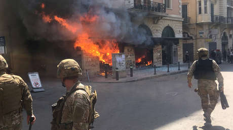 Disturbios durante protestas por la crisis económica en Líbano dejan un muerto y decenas de heridos (VIDEOS)