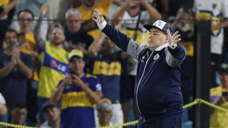 ¿Otra 'Mano de Dios'? El Gimnasia de Maradona mantiene su categoría por la suspensión de torneos en Argentina y la red estalla en memes