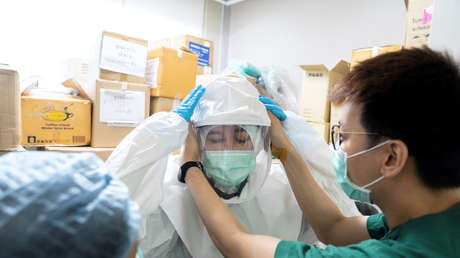 Aseguran que los equipos de protección provocan lesiones graves en la piel de los médicos que combaten el coronavirus