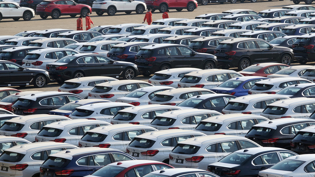 Exministra de Exteriores austriaca señala que la industria automotriz vive "un descenso inédito y una transformación importante" y vaticina su futuro