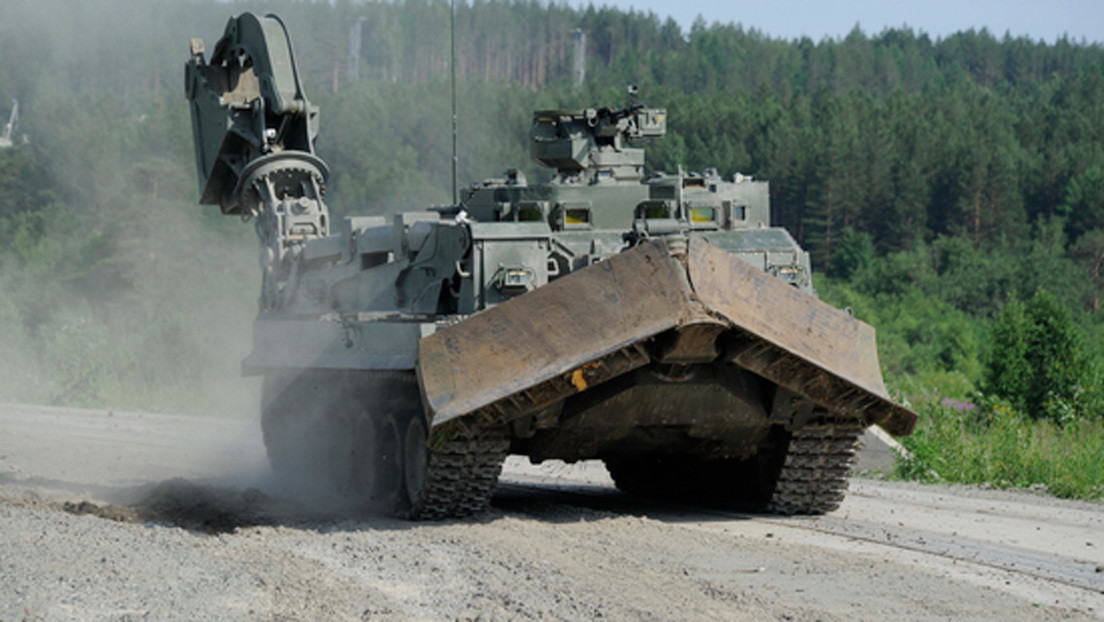 Los zapadores rusos adoptan un nuevo blindado de ingeniería universal que abrirá paso a las tropas