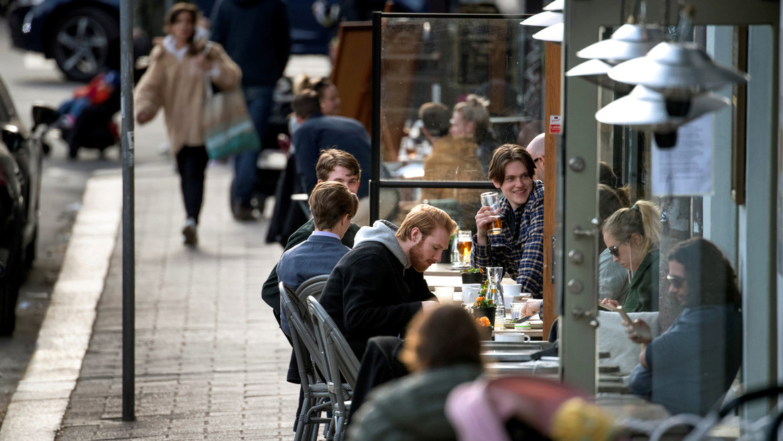 Economistas prevén una caída significativa del PIB de Suecia a pesar de su estrategia sin cuarentenas ante el coronavirus