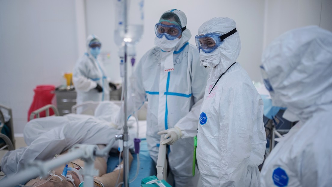 Embajada rusa en EE.UU.: "NYT censuró las estadísticas comparativas de muertes por covid-19 en Moscú, Nueva York y Londres de nuestra carta oficial"