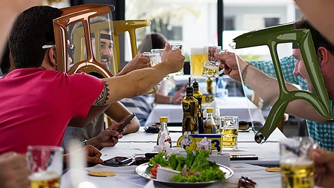 FOTOS: Crean un protector facial inflable de 180 grados que permitirá comer y beber en restaurantes de manera segura tras la pandemia