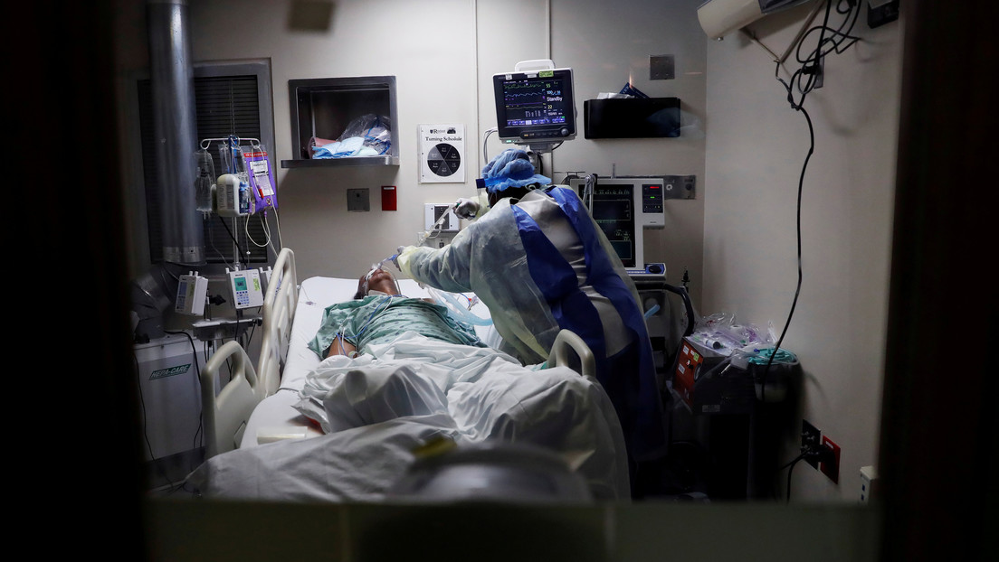 Logra sobrevivir un hombre con covid-19 que pasó 50 días conectado a un respirador artificial