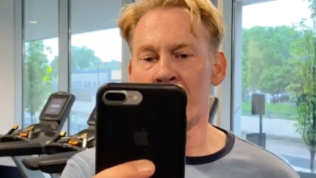 Un hombre blanco amenaza a un grupo de afroamericanos por usar el gimnasio del edificio, el video se viraliza y pierde su contrato de alquiler