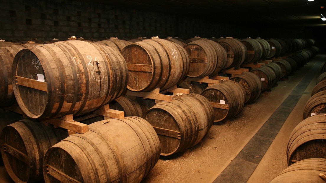 Subastan uno de los coñacs más antiguos del mundo por casi 150.000 dólares