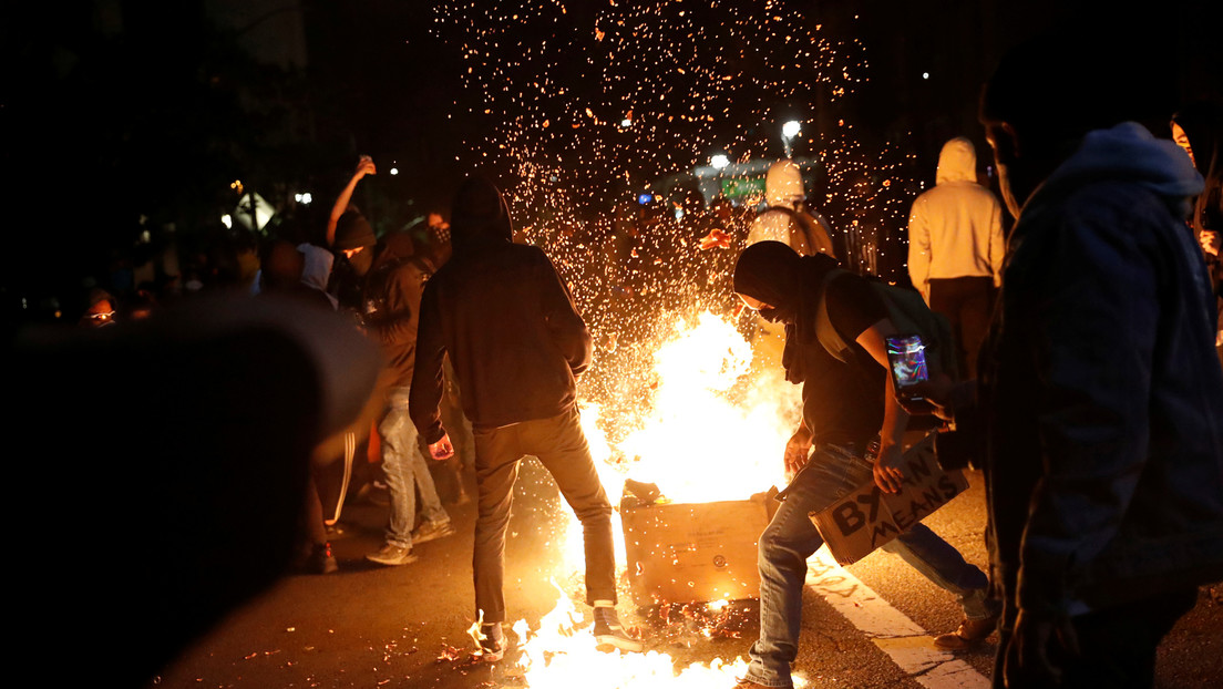 Muere baleado un agente federal de seguridad durante protestas en California