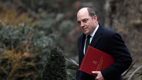 Ministro de Defensa británico confiesa que tener coronavirus fue "horrible"