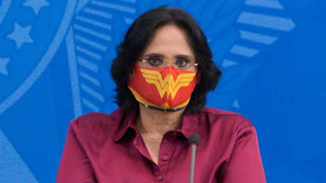 Gobierno de Brasil lanzará un concurso de elaboración de barbijos infantiles para el coronavirus, mientras reporta cifras récord de contagios