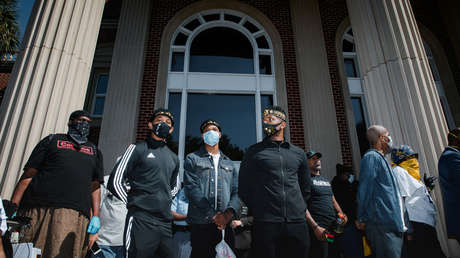 Ayudante de sheriff en EE.UU. mata a un hombre porque le arrojó piedras