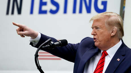 VIDEO: Trump insta a una periodista de origen asiático a "preguntarle a China" por las víctimas del coronavirus