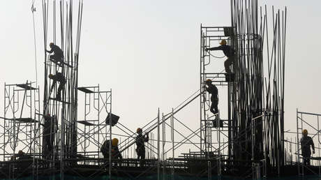 La economía global podría sufrir pérdidas de hasta 8,8 billones de dólares por el covid-19