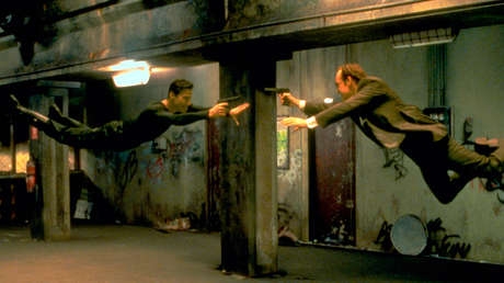 El filósofo Slavoj Zizek compara el futuro que nos preparan los gigantes tecnológicos con Matrix