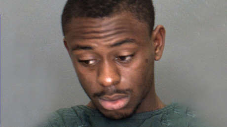 El dueño de un Tesla deja a un ladrón encerrado dentro del coche gracias a una aplicación de móvil