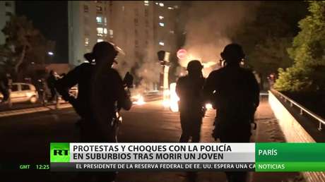 Manifestantes se enfrentan con la Policía en un suburbio de París