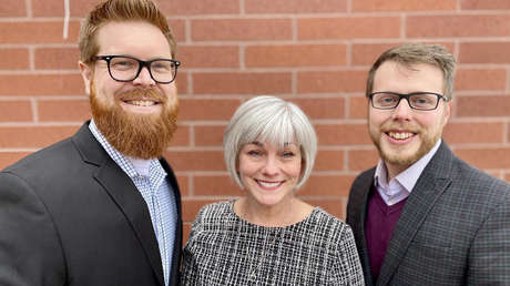 Dos candidatos con el mismo nombre y apariencias similares se presentan para el mismo puesto y por el mismo partido en EE.UU.