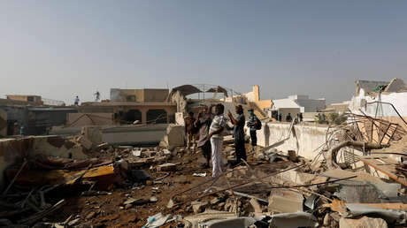 VIDEO: El momento exacto de la caída del avión pakistaní captado por cámaras de seguridad