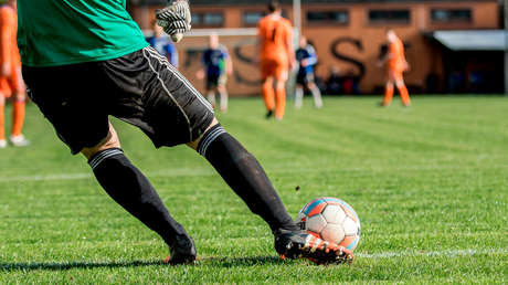 "Bomba viral": un partido de fútbol 'ilegal' reúne en Francia unas 400 personas a pesar del confinamiento
