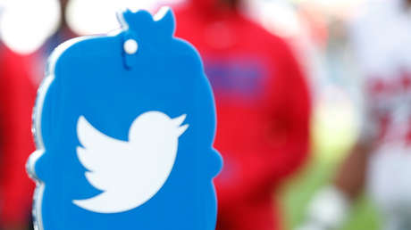 Renovar o no renovar, esa es la encuesta: un club de Escocia decide en Twitter el futuro de un jugador