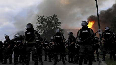 Declaran el toque de queda durante dos noches en Mineápolis tras los disturbios por la muerte de Floyd