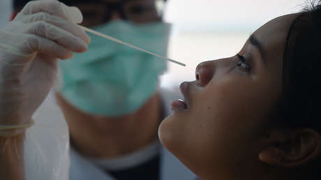 Un estudio sugiere que el coronavirus se afianza en el cuerpo humano a través de la nariz