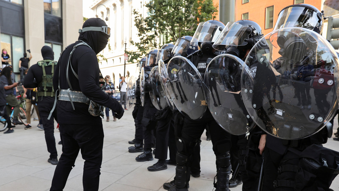 EE.UU. despliega efectivos del FBI y de otras agencias federales para frenar los disturbios durante las protestas en Washington