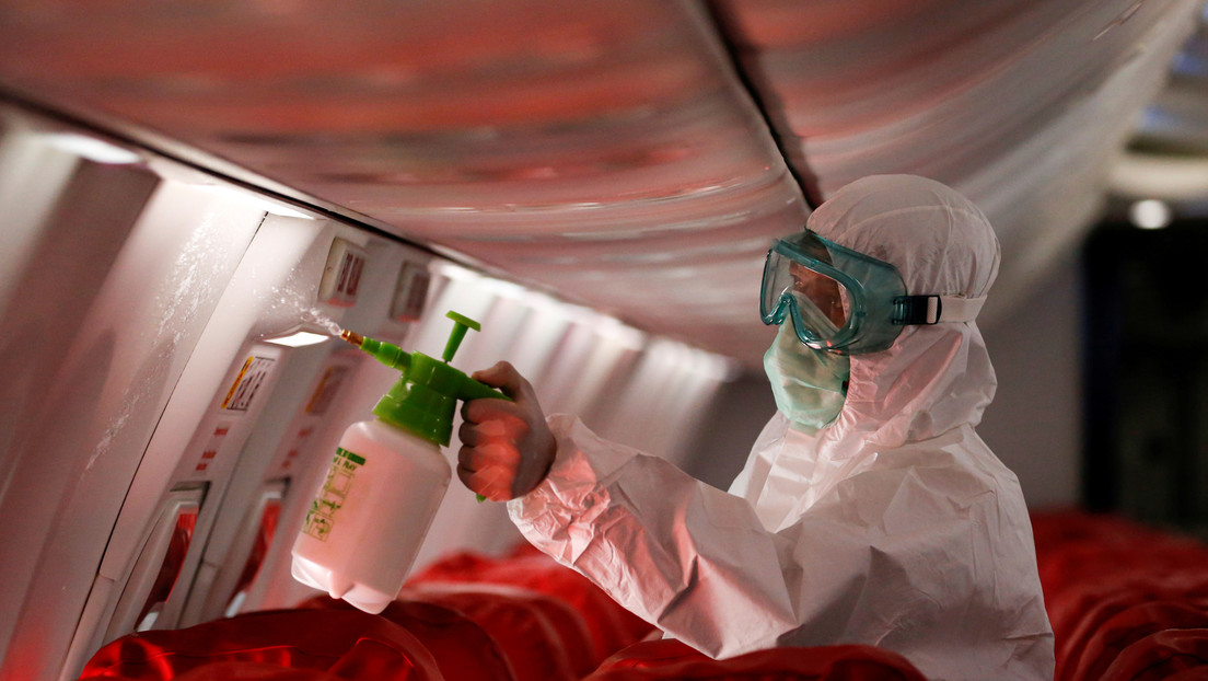 Una aerolínea reinicia sus vuelos y los suspende de nuevo porque los pasajeros no respetan las regulaciones por el covid-19