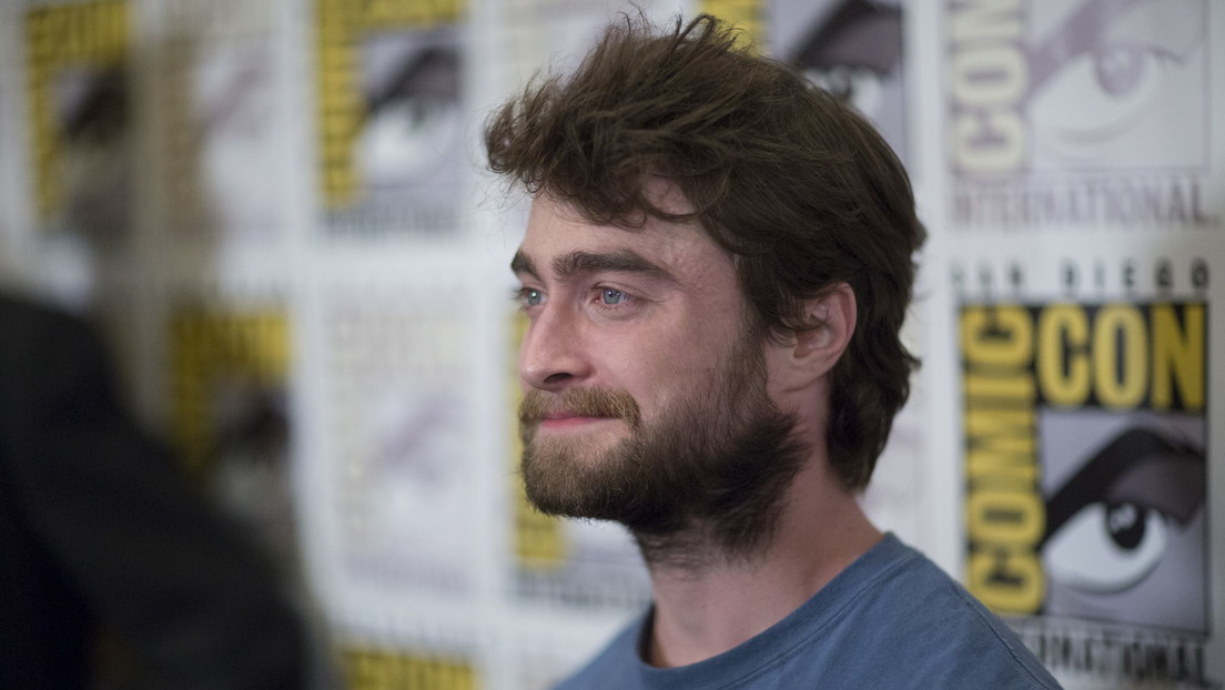 "Las mujeres transgénero son mujeres": el actor que encarnó a Harry Potter responde a los tuits de J.K. Rowling