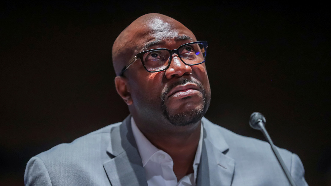 Hermano de George Floyd insta al Congreso a acabar con el sufrimiento de los ciudadanos negros en EE.UU.