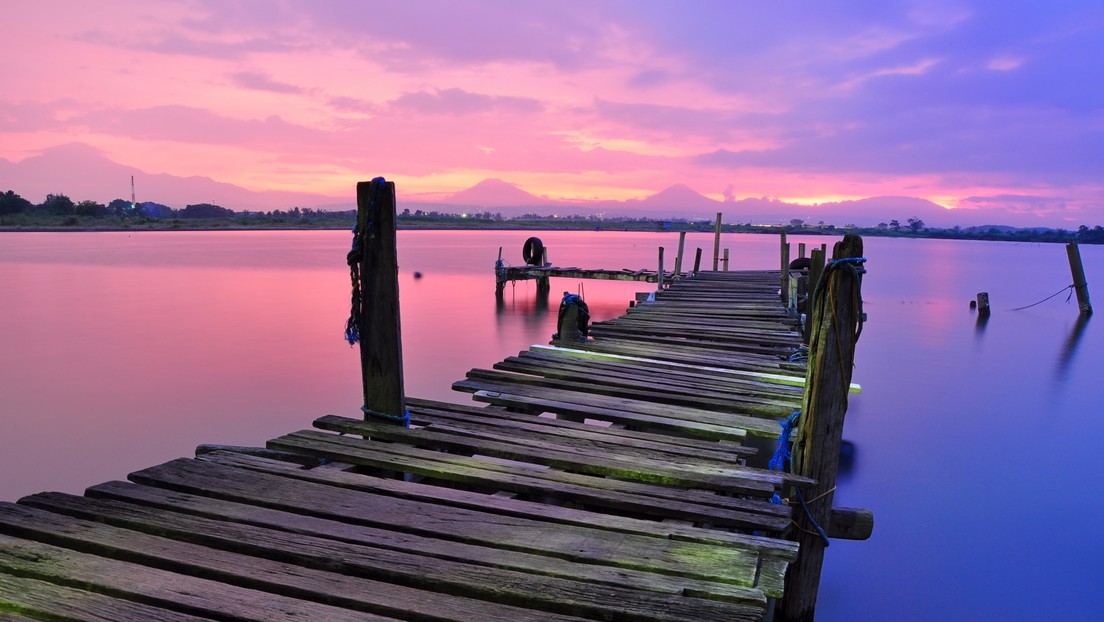 Un lago creado por un meteorito en la India asombra a los científicos al volverse rosado (VIDEO, FOTOS)