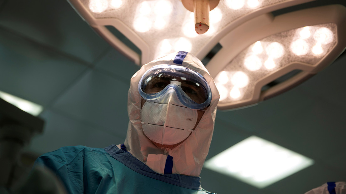 Ministro de Salud de Rusia: "Esperamos tener varias vacunas contra el covid-19 en el mercado"